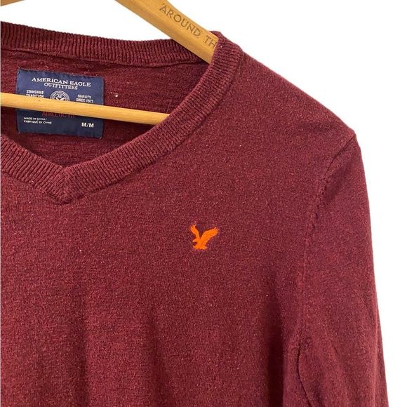 (Sold) American eagle Mens V-Neck sweater, Burgundy, Size Medium - Picture 3 of 6